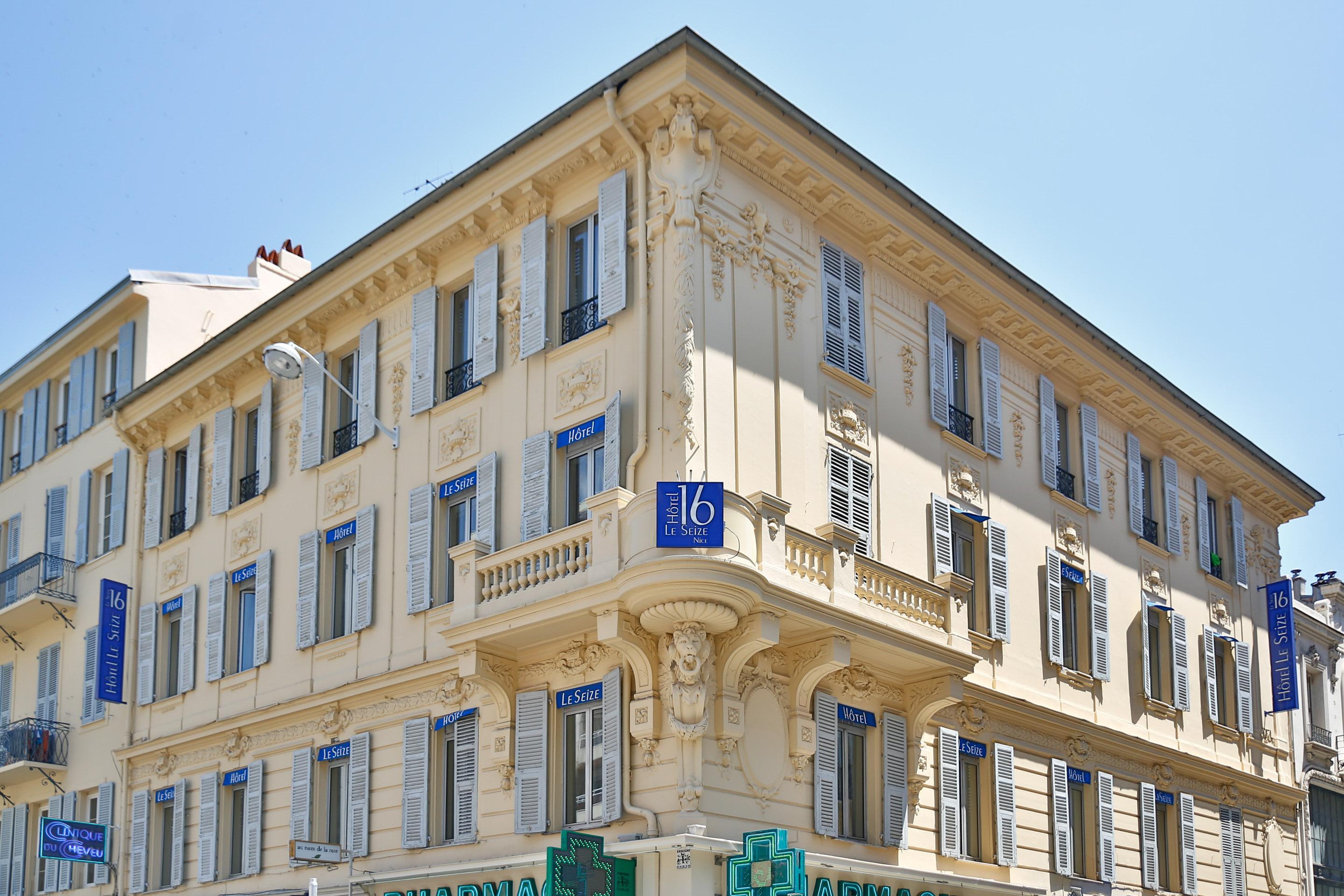 Le Seize, Centre Hotel